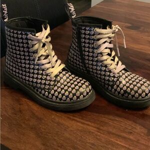 Kids Heart-Print Lace-Up Boots in Black and Purple